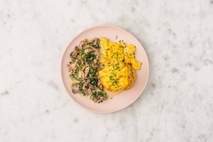 What goes in scrambled eggs?