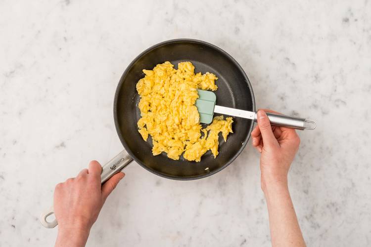 How to make scrambled eggs
