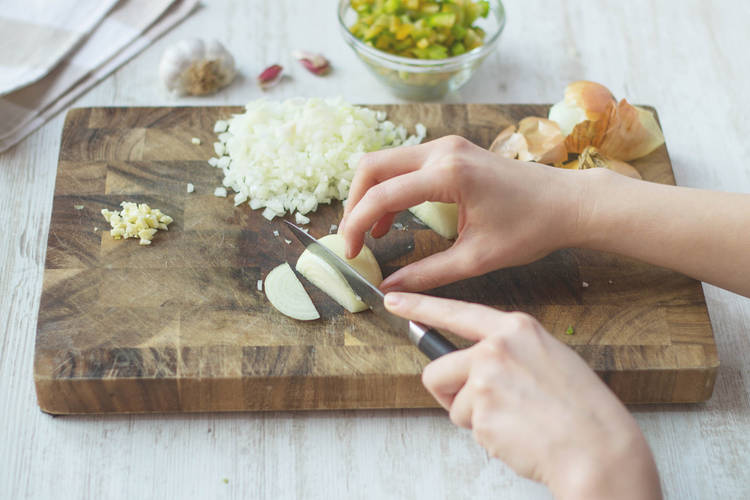 Chop up onions