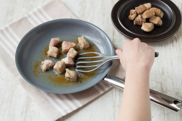 Stir-fry the pork