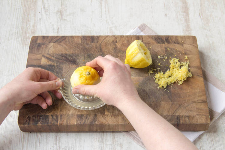 Prepare the lemon