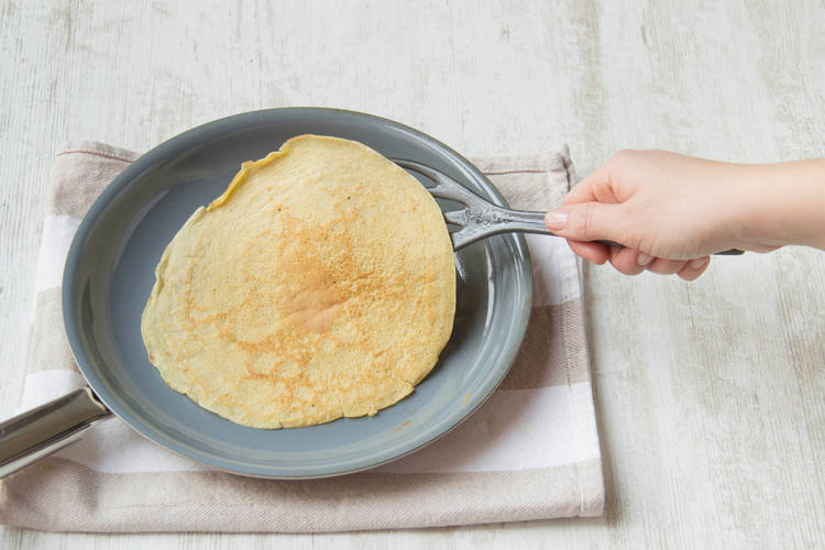 Pfannkuchen wenden
