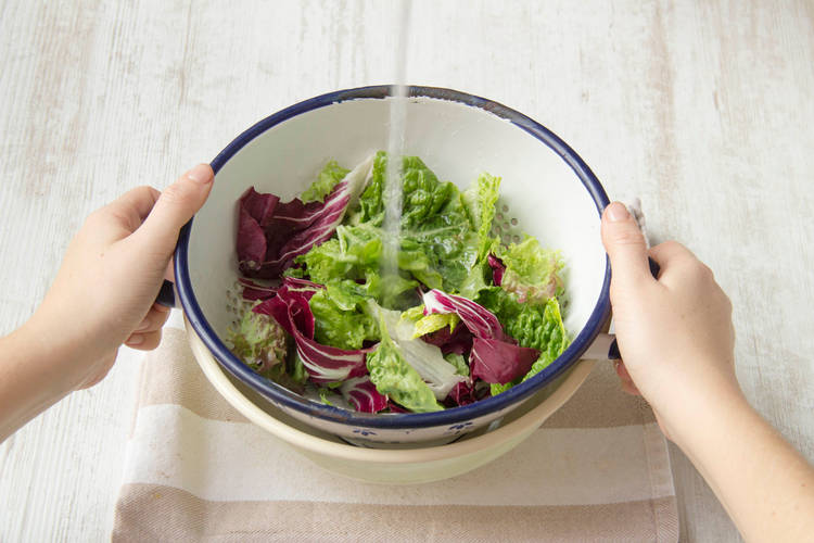 Salat zubereiten