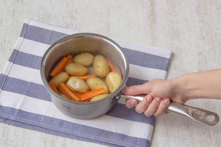 Cook potatoes with carrots