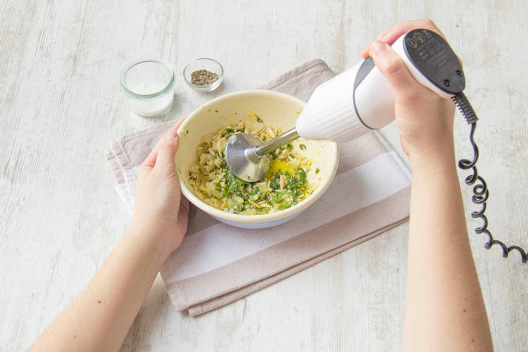 Pesto mit Mixer zubereiten