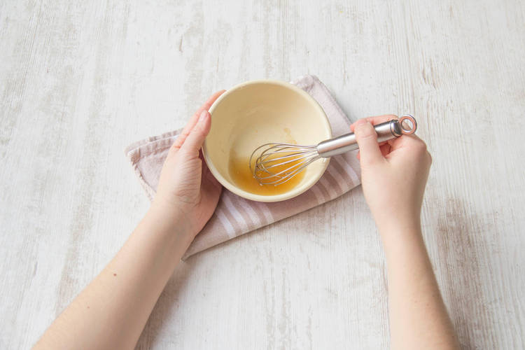Combine sugar and sauce