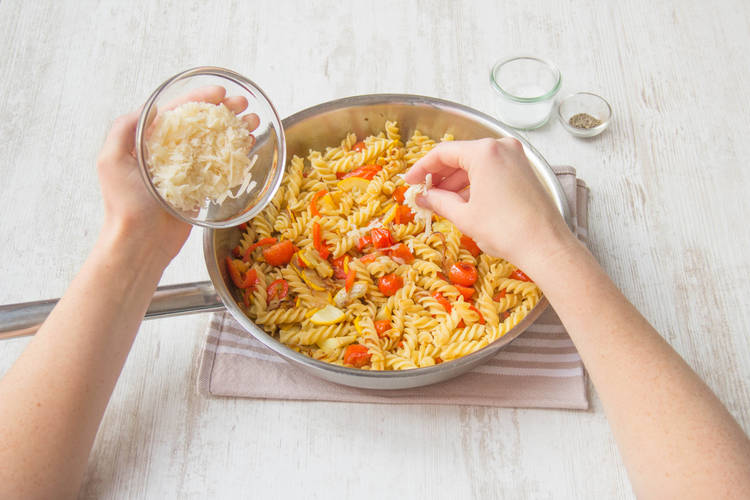 Sprinkle the past with Parmesan and enjoy!