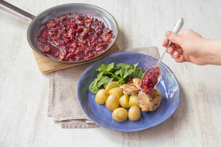 Spoon over the braised tomatoes