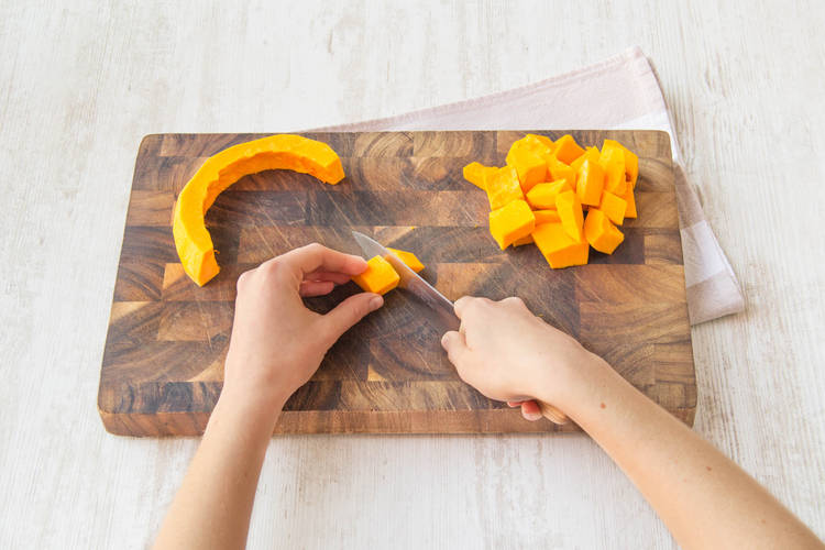 Cut the pumpkin into 2 cm cubes
