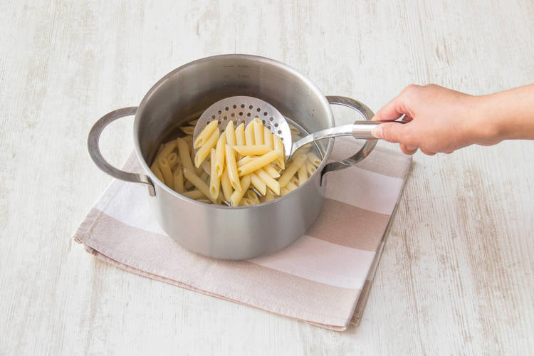 Die Penne kochen