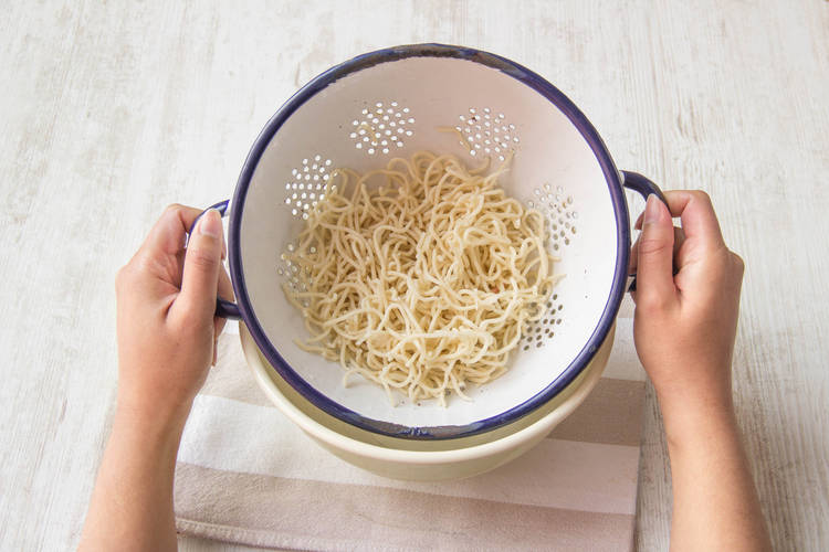 Die Mie-Nudeln vorbereiten