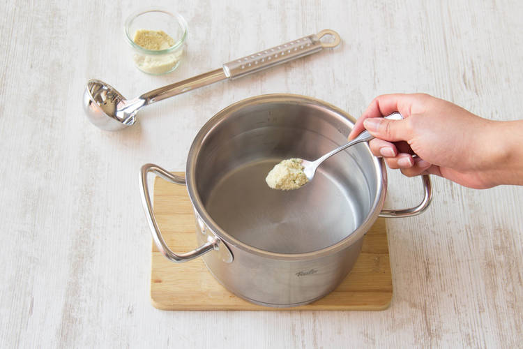 Add the vegetable stock powder.
