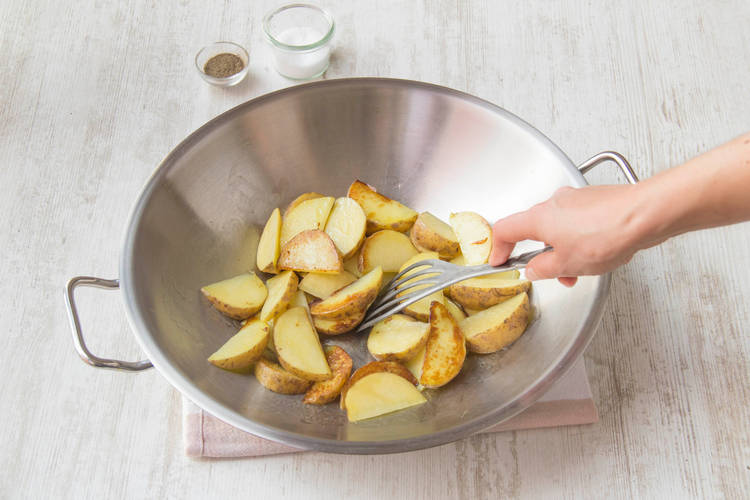 Bak de aardappelen