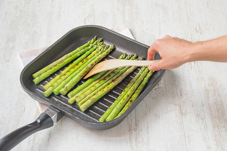Bak de asperges rondom