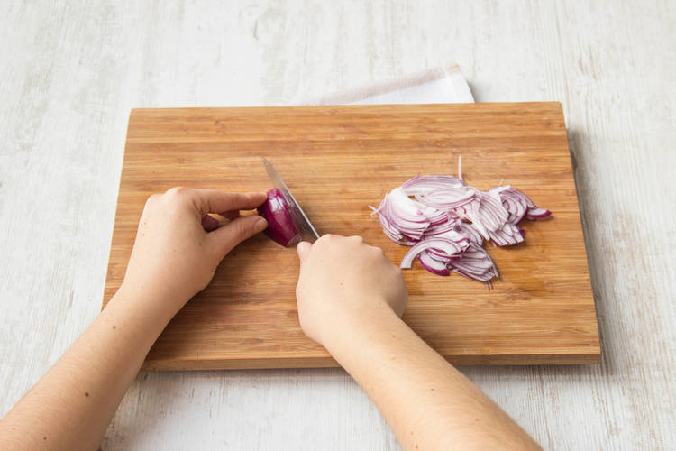 Finely slice onion