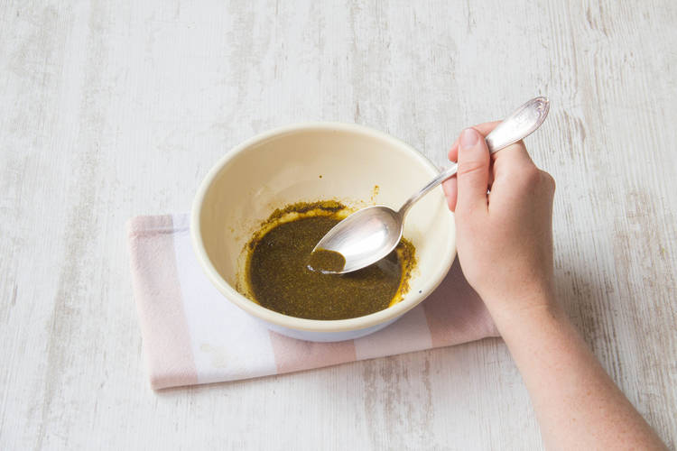 Form the curry paste