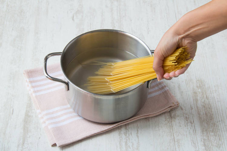 Spaghetti kochen