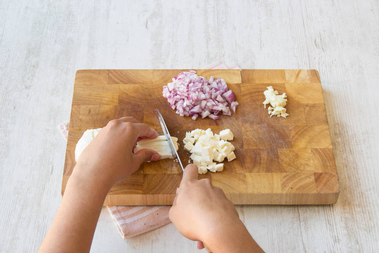 Prepare your veggies and mozzarella