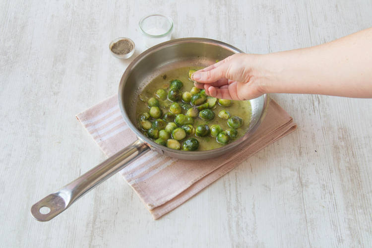 Voeg peper en zout toe
