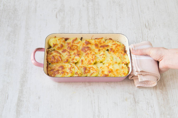 Bak de ovenschaal in de oven