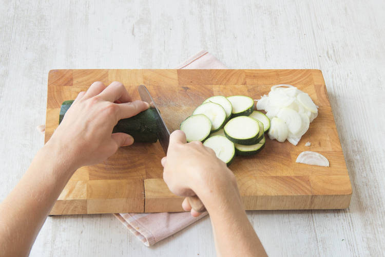 Zucchini schneiden