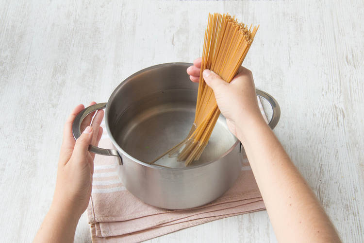Vollkornspaghetti zubereiten