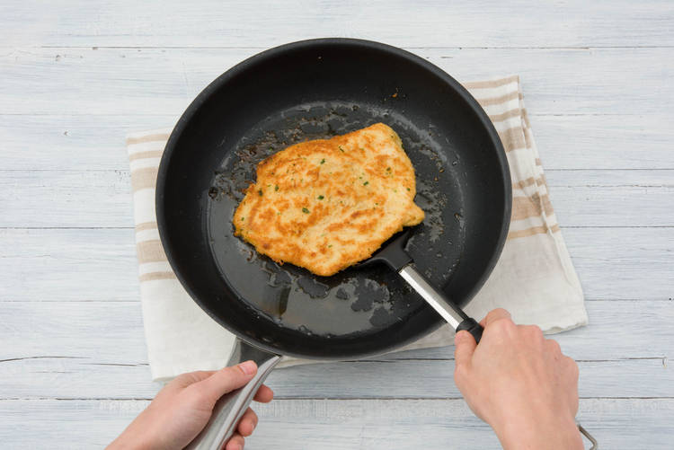 Cook the schnitzels