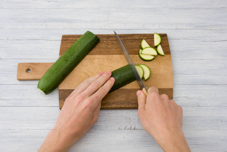 Zucchini schneiden