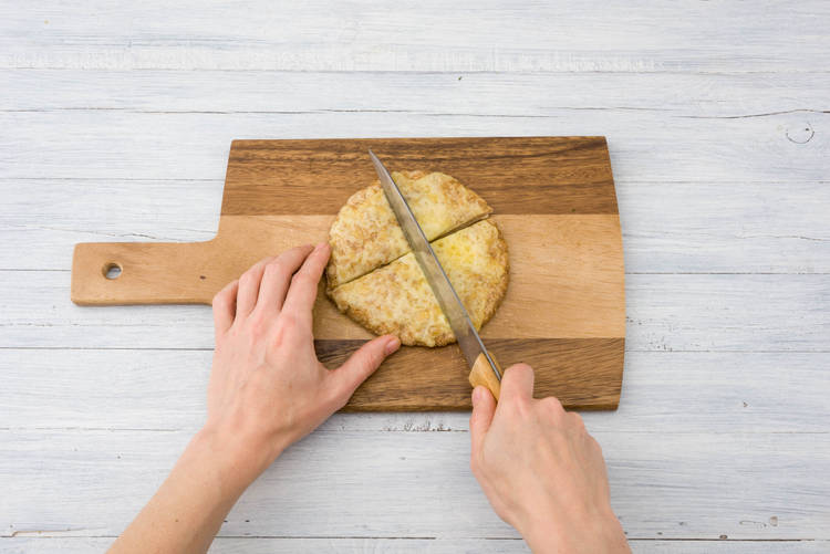 Quarter your pittas