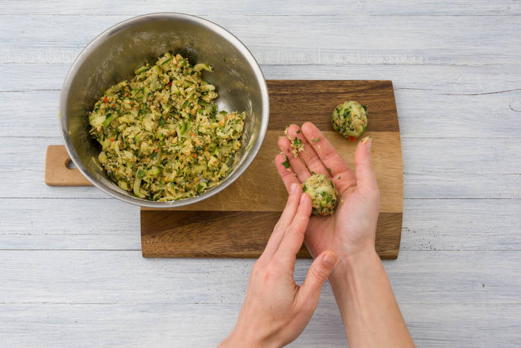 Make your courgette balls