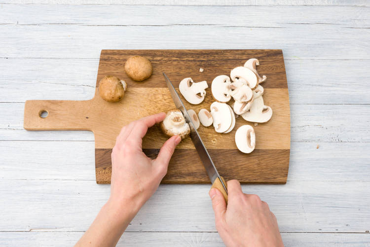 Champignons schneiden