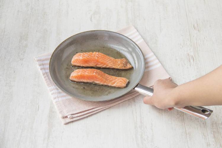 Fry salmon