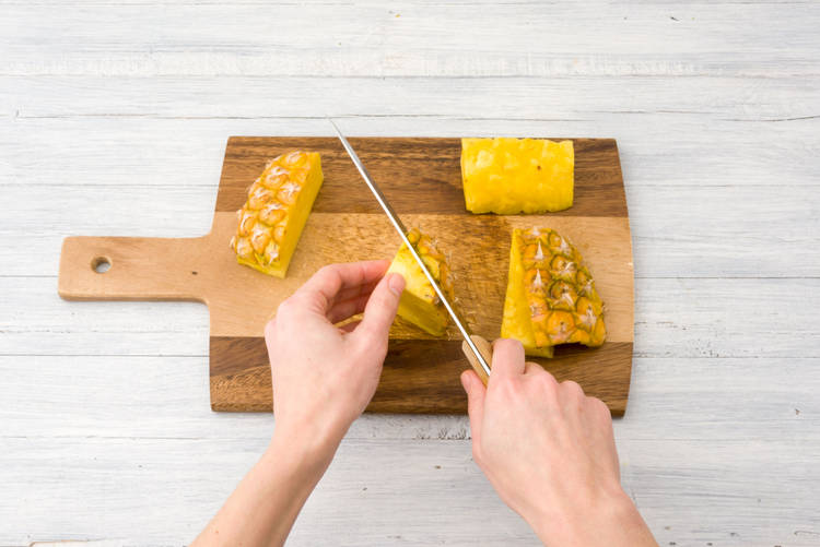 Ananas klein schneiden