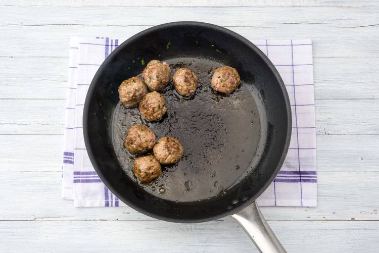 Fry your meatballs