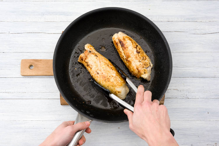 Fry chicken