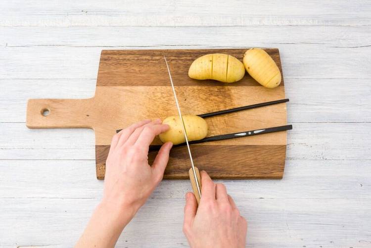 cut potatoes