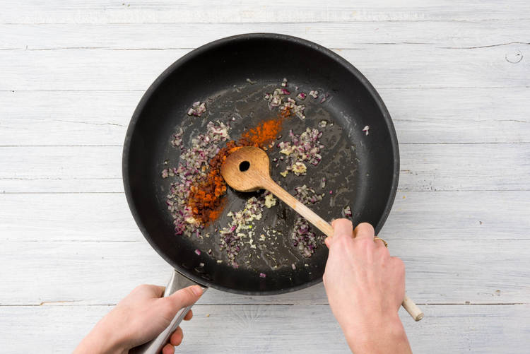 Cook the garlic & spice