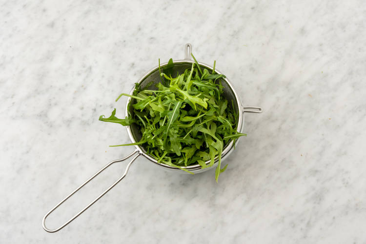 Rucola waschen