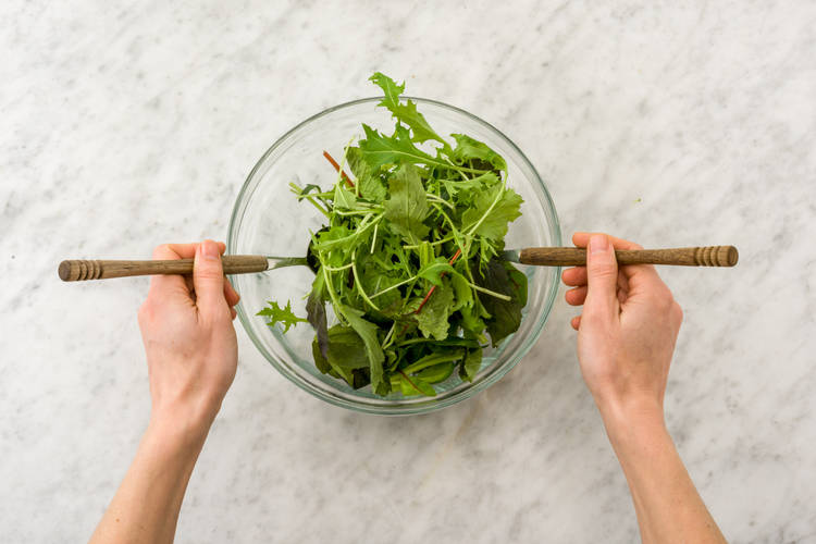 Salat zubereiten