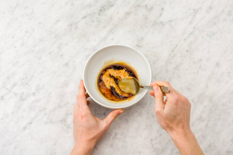 Mix the peanut butter, soy sauce and sweet chilli sauce