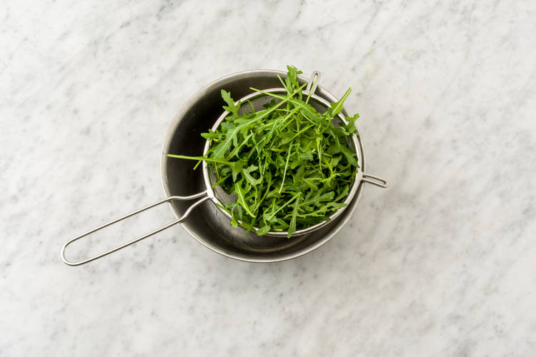 Rucola waschen