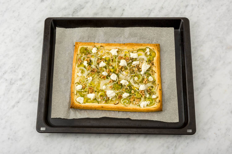 Bake the tart