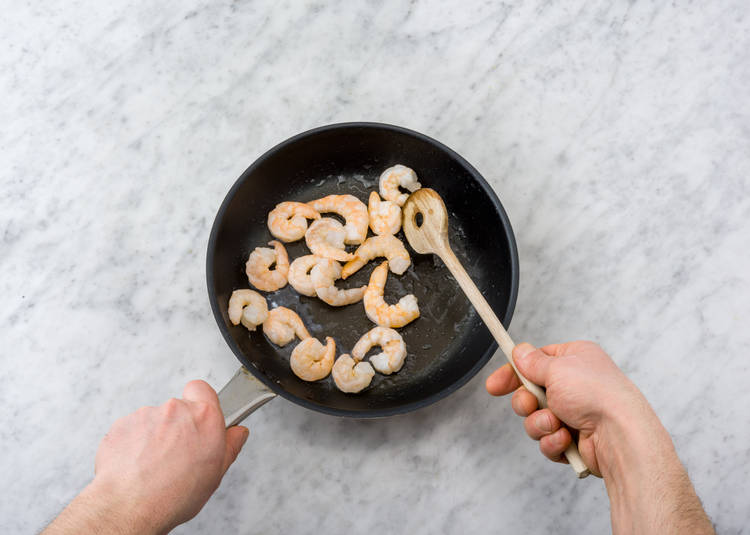 Cook the prawns