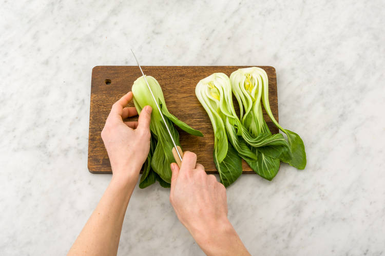 Halve bok choy