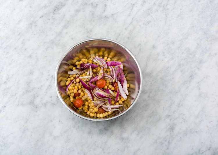 Combine the ingredients in a bowl