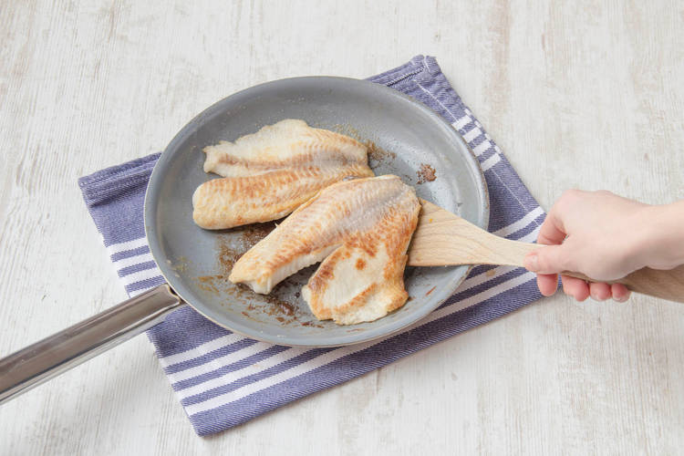 Fry the fish on both sides