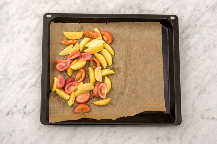 Kartoffel-Tomatenragout vorbereiten
