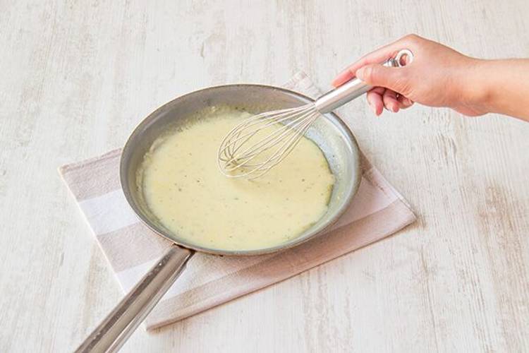 Make the thyme gravy