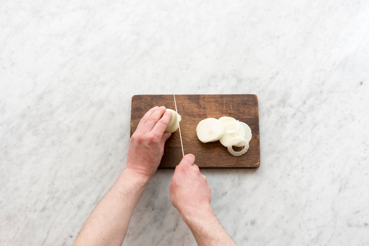Zwiebel schneiden