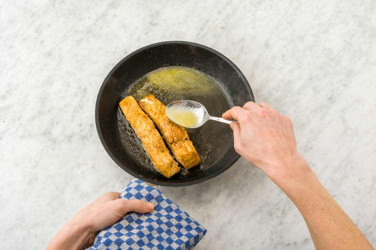 Spoon over the lemon juice